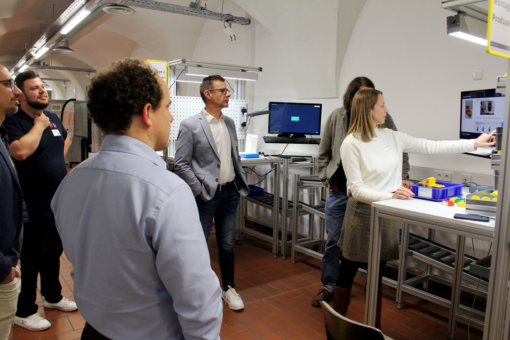 2025-11-18_PM_UZ_Lieferketten_Labor3